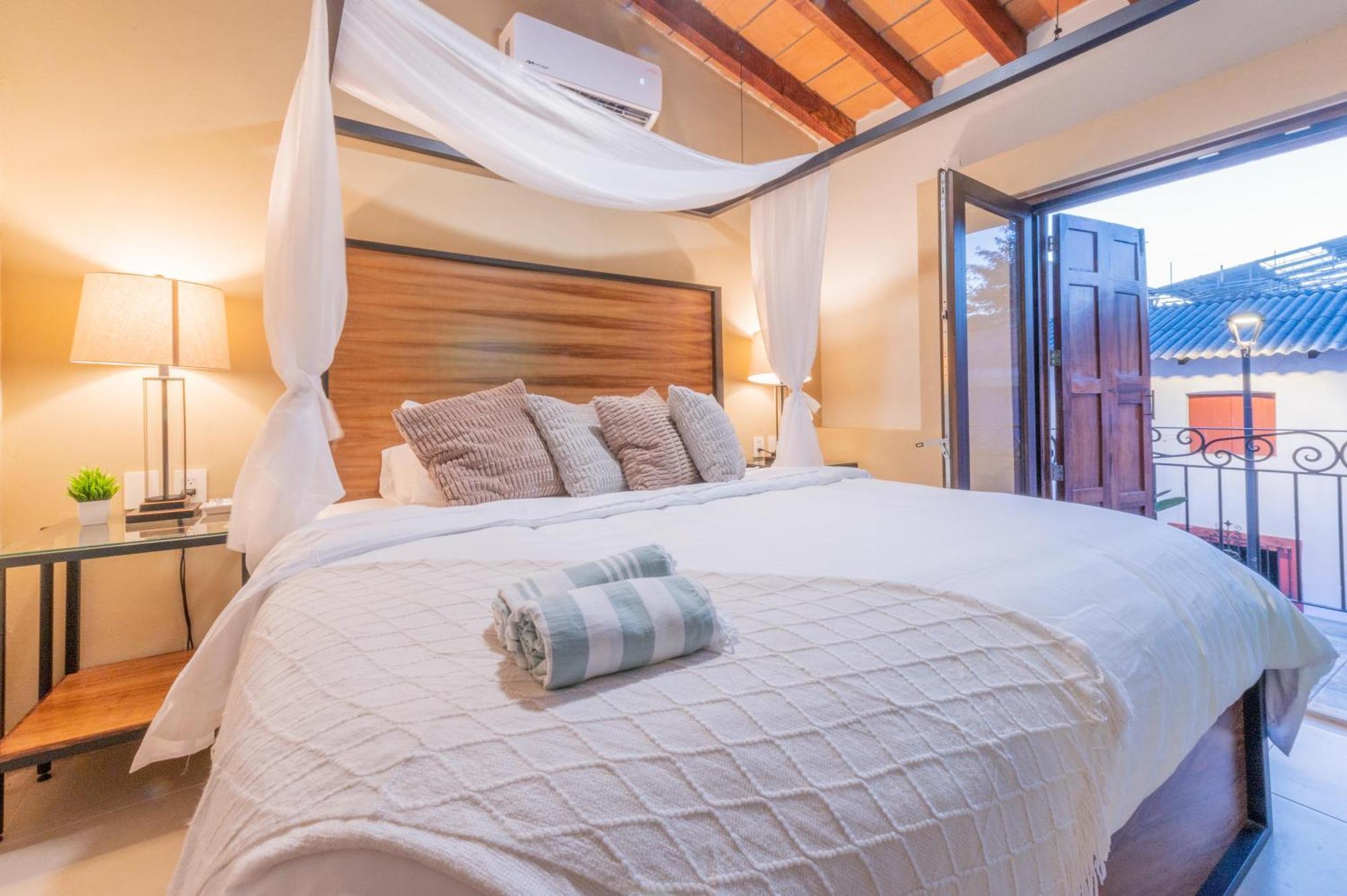 Casa Victoria Malecon - Adults Only Hotell Puerto Vallarta Exteriör bild